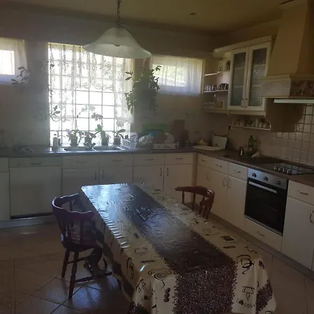 Zsanett Apartmanhaz *