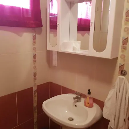 Πανσιόν Zsanett Apartmanhaz