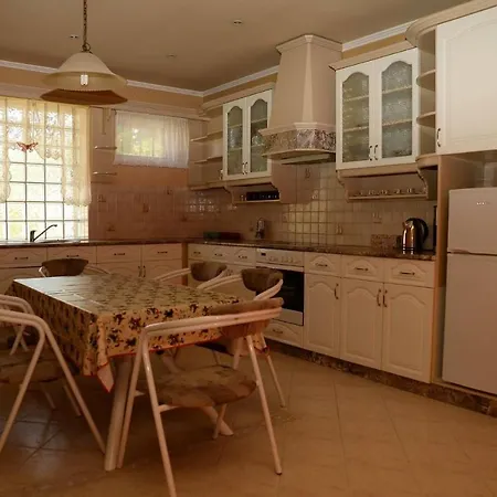 Zsanett Apartmanhaz Gyula